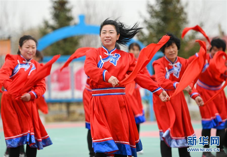 （壮丽70年·奋斗新时代·图文互动）（1）情同一家，守望相助，共奔小康——内蒙古兴安盟巴彦敖包嘎查民族团结见闻