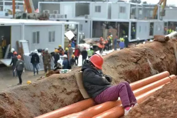 对照《火神山建设不完全手册》，如何10天建一座医院