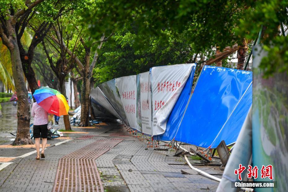 台风“韦帕”携强风雨登陆海南 海口多路段积水成“泽国”