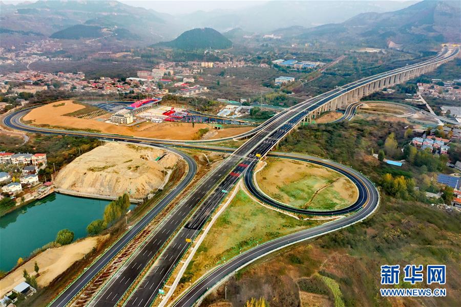 （经济）（1）济泰高速公路通车