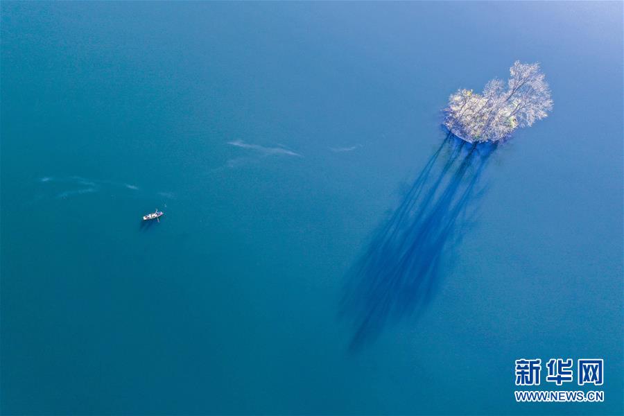 （美丽中国）（2）初冬阿哈湖景如画