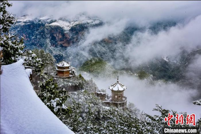 雪浴“道源圣地”崆峒山：古刹白雪墨泼若仙境